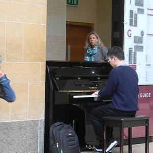 日本毛茸茸少女喷水
